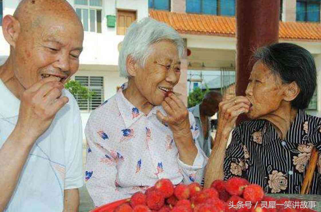 员工重病公司要负责吗：如何处理、是否合法、赔偿方式及能否辞退