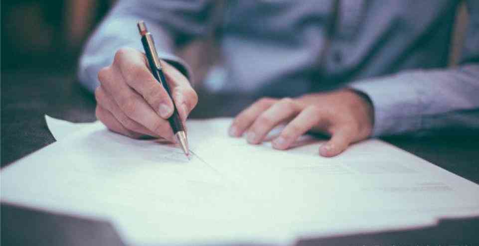 智能AI助手助力小学生写作：全方位提升作文技能的机器人软件解决方案