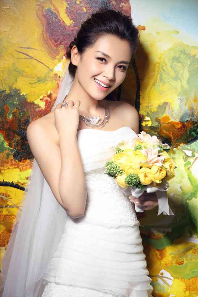全面收录：最新婚纱写真AI创意文案与关键词搜索指南