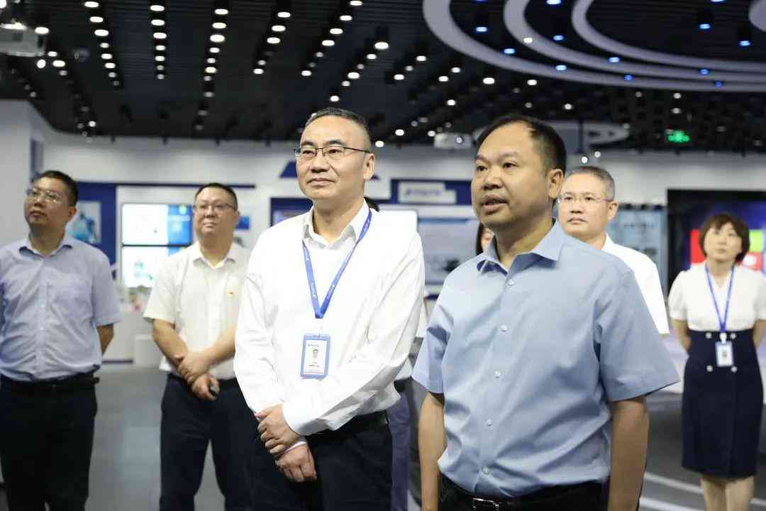 哪个ai软件写调研报告比较好