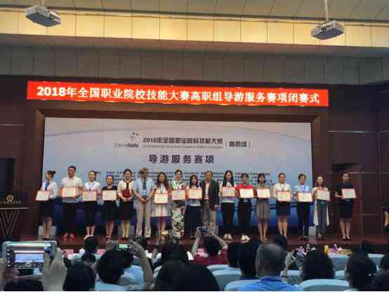 'AI写作专家年费服务：详细收费标准与价格一览'
