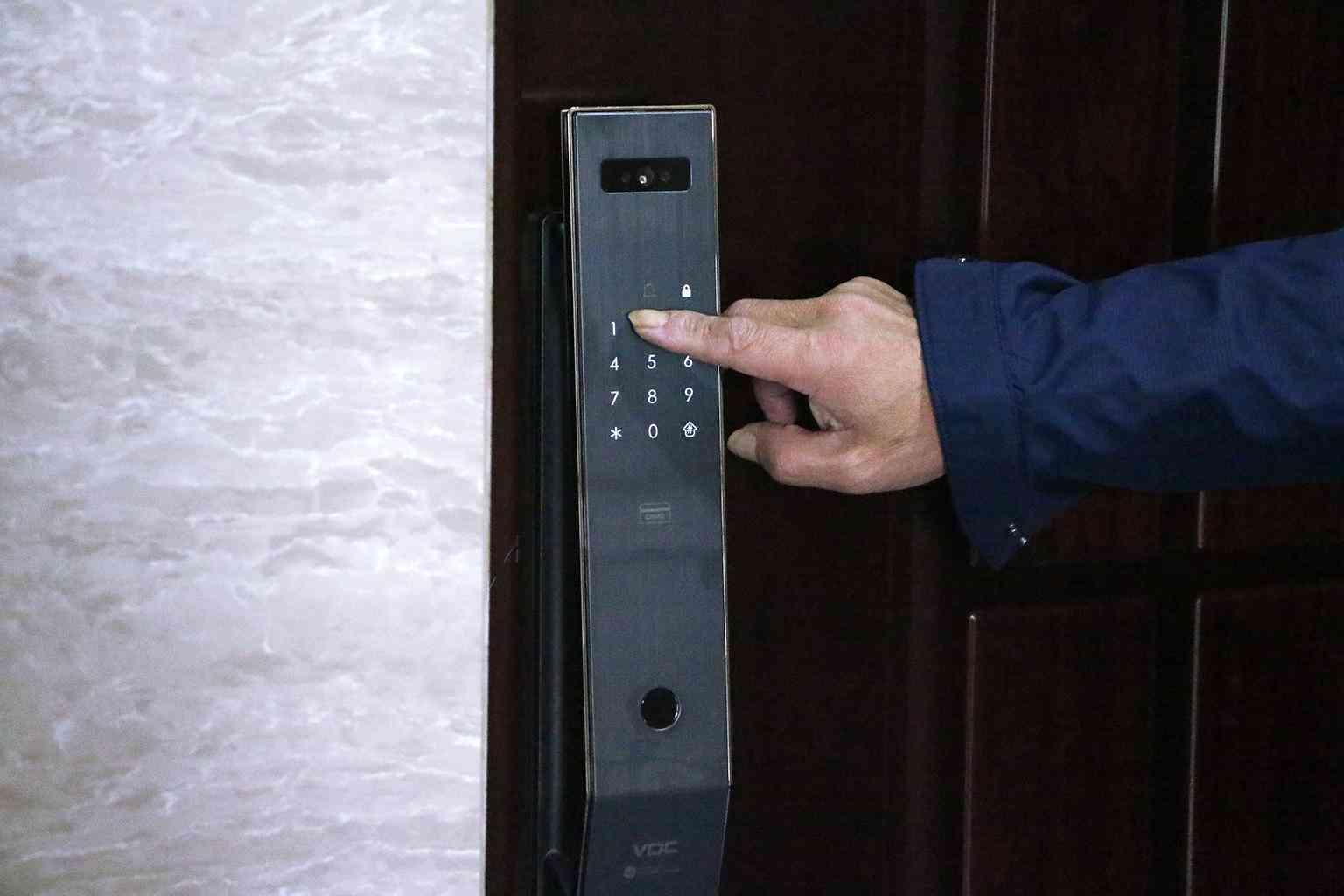 华为AI智能门锁深度评测：功能、性能与安全性全面解析报告
