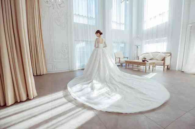 梦幻时刻：定制专属你的婚纱写真故事