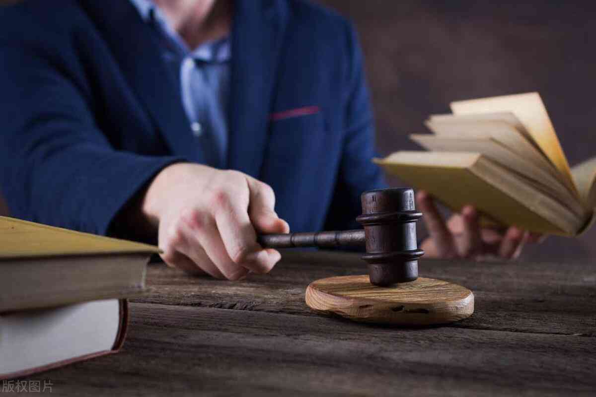 用AI写的脚本拍短片犯法吗：标题真实性探讨与法律分析