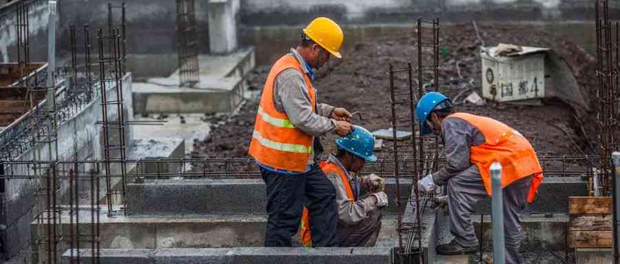建筑工地工伤认定流程、赔偿标准与常见问题解析
