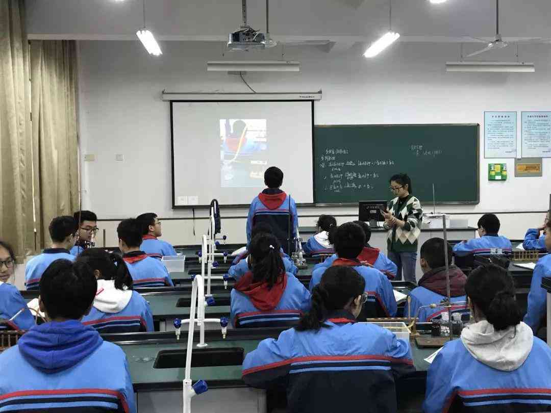 火花思维AI调研报告：总结、答案、课程上线时间及数据分析