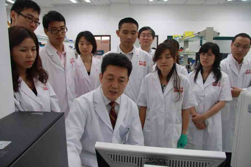 探究在编医生身份：是否属于公务员及其职业属性详解