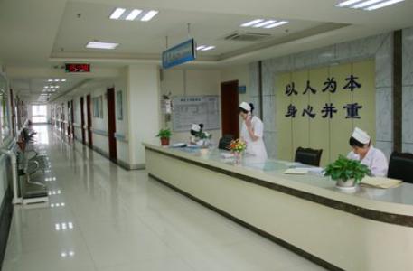 探究在编医生身份：是否属于公务员及其职业属性详解