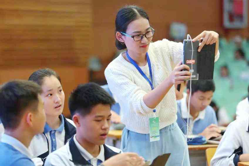 在编医生属于公职人员吗：工资多少，是否属于公务员