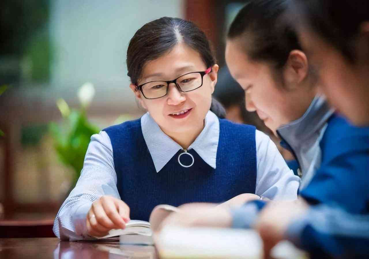 在编医生属于公职人员吗：工资多少，是否属于公务员