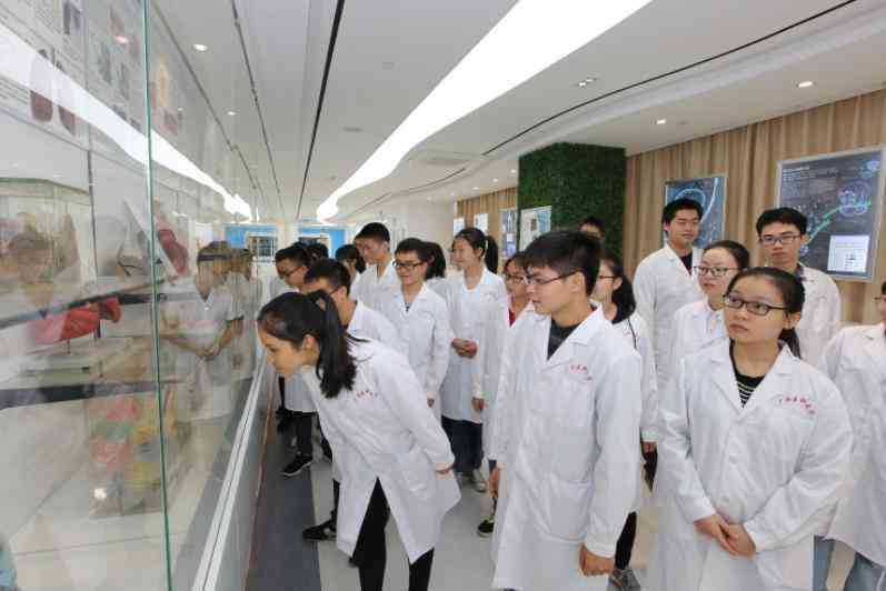 公立医院在编医生薪酬福利及待遇状况分析