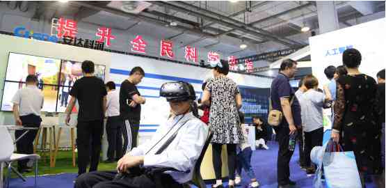 探索科技奥秘：沉浸式参观科技馆体验之旅