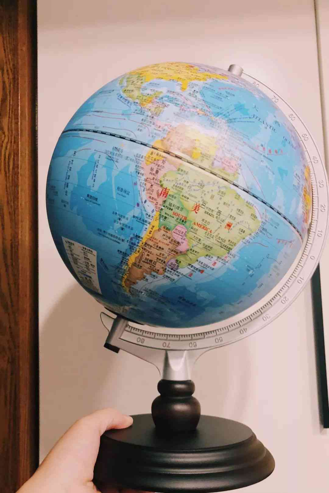 全球视野，一机在手：探索地球奥秘的极地球仪选购指南