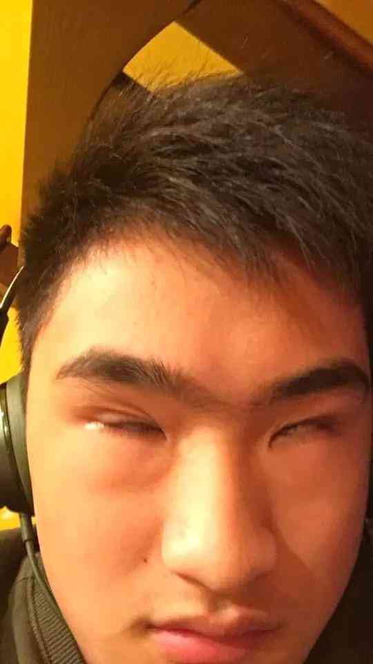 变成男生的特效：男生变男相相机特效