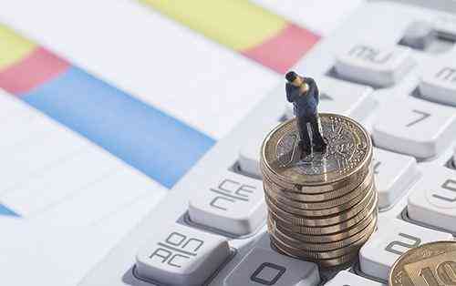 外包公司员工工伤谁承担：责任、赔偿、费用及索赔对象解析