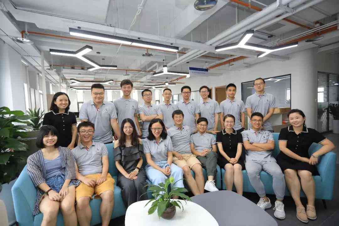 如何用AI写课题报告：从模板到完整报告的撰写指南