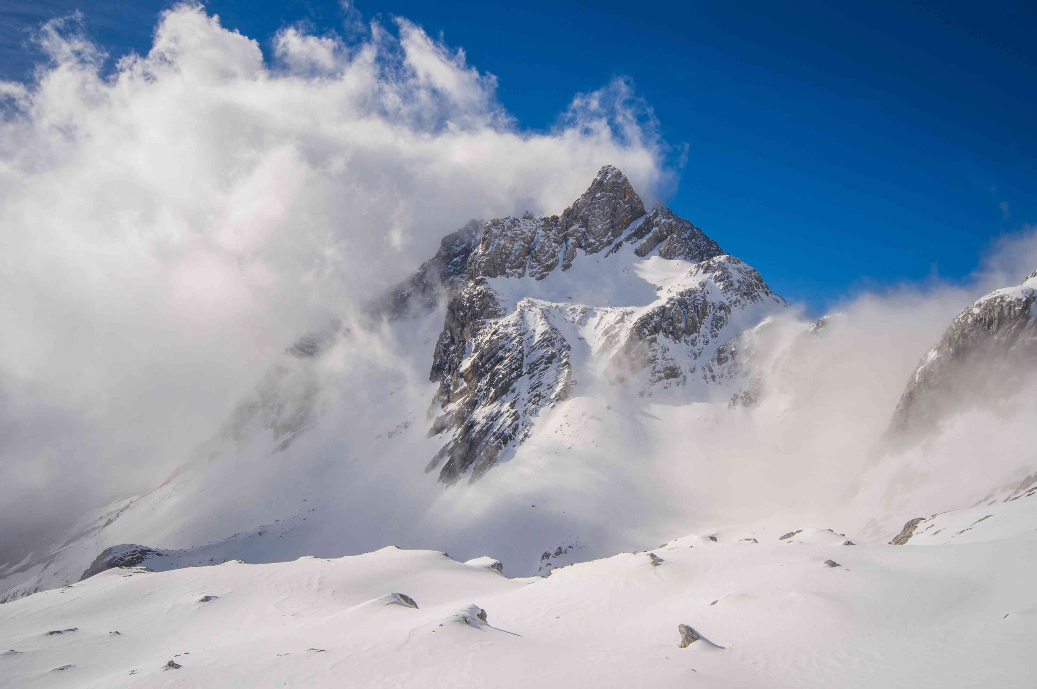 AI如何绘制与模拟雪山景观：全方位技巧与指南