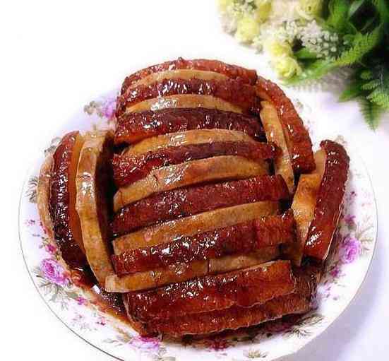 《舌尖宴》：探寻美食秘境，解锁味蕾新体验——特色美食传攻略