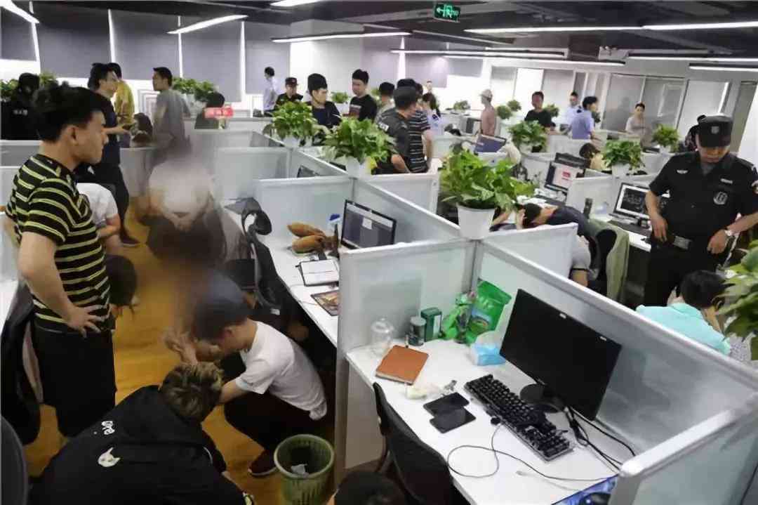 非法脚本打金工作室遭警方突击查处，揭开网络虚拟货币产业链黑幕