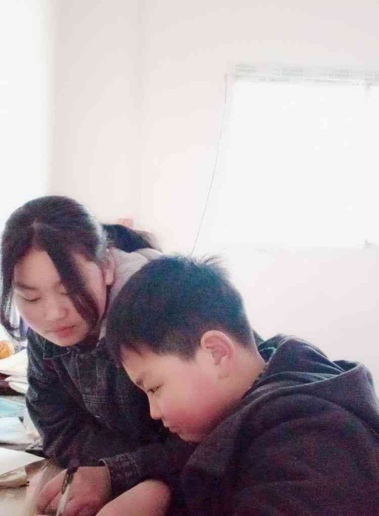 全方位解析：姐弟AI绘画技巧、应用场景与用户指南