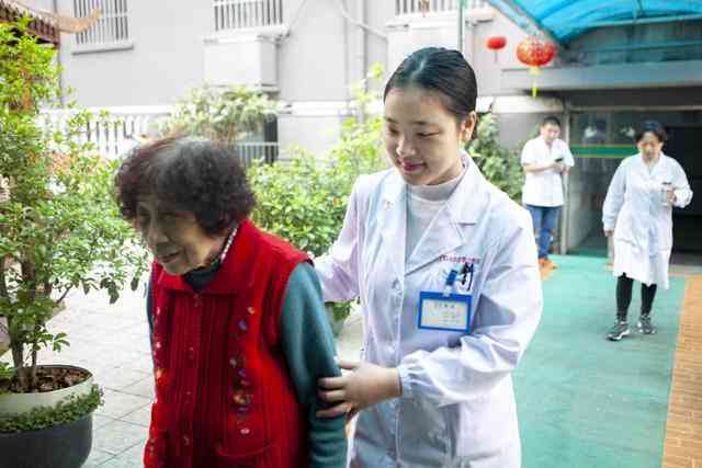 全面解读失能老人评定标准及认定流程：涵等级划分与相关政策指南