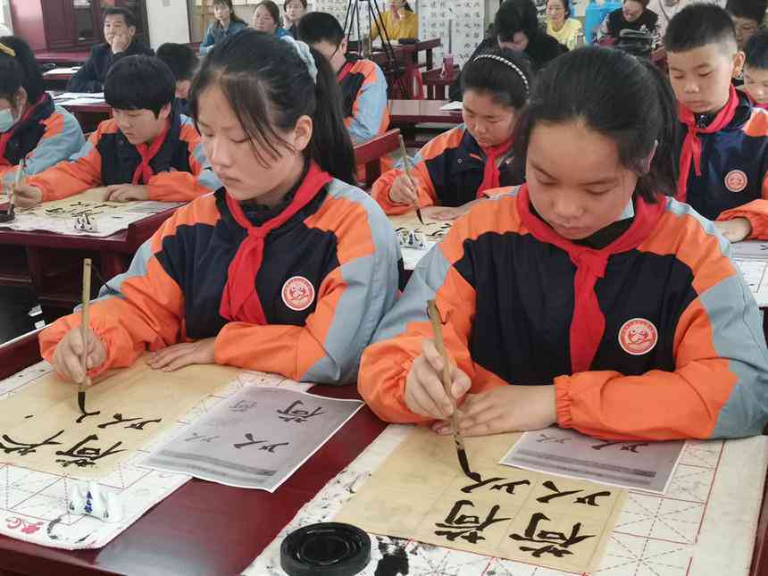 '免费AI书法创作神器：体验智能书法的魅力'