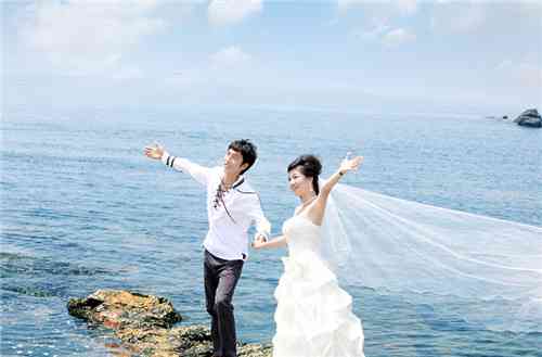 ai婚纱照片的文案怎么写：打造吸引人的爱情婚纱照文案技巧
