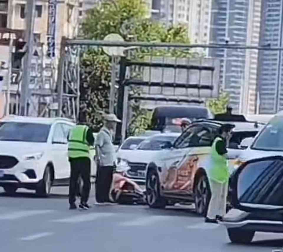 小区撞人机动车一定全责：是否小区里撞人一律全责？