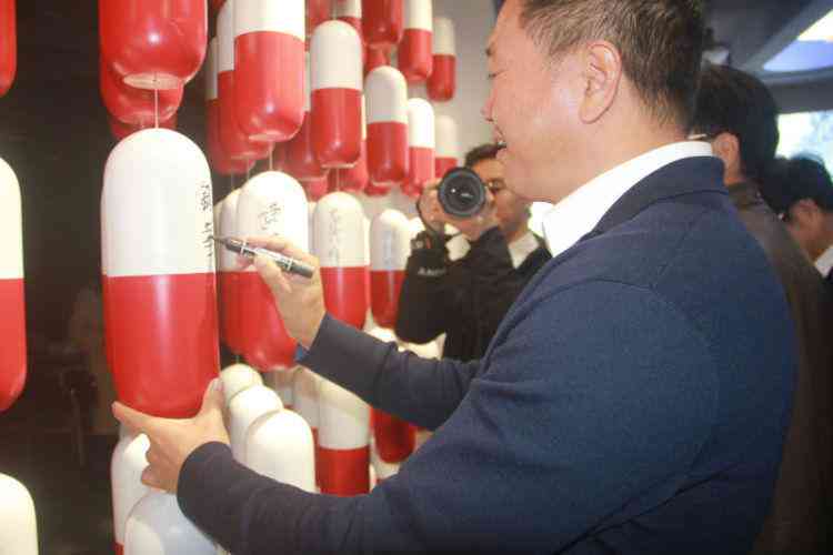 打造独特魅力：融入AI元素的时项链创意文案撰写指南