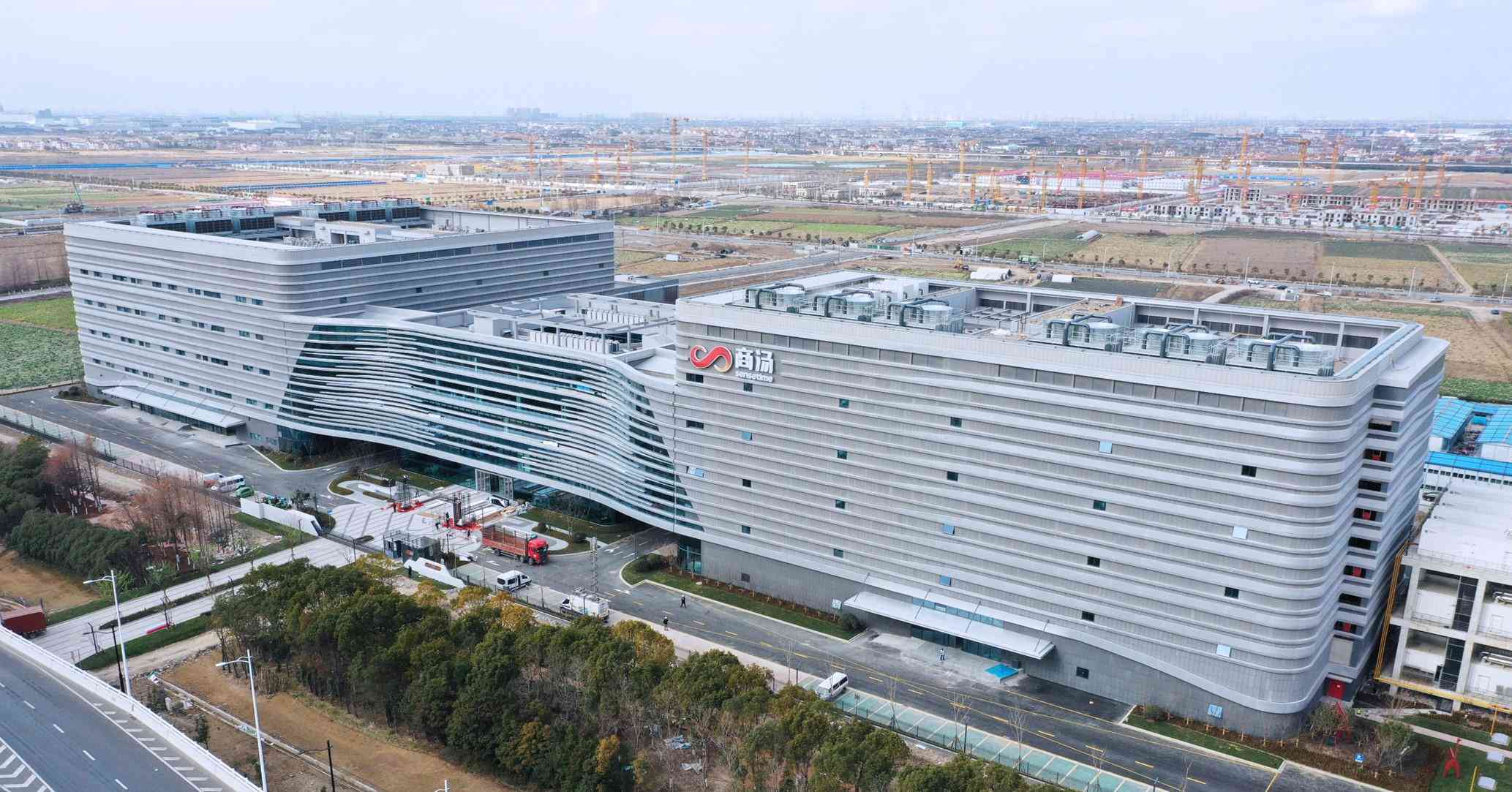 发布首个AI年度报告：公司、城市及详情概述
