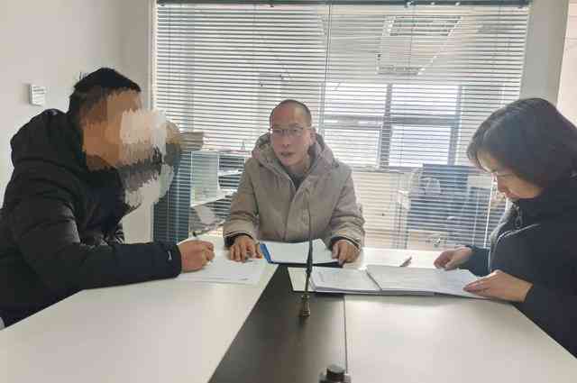 工伤事故发生，工人该如何寻求赔偿与援助