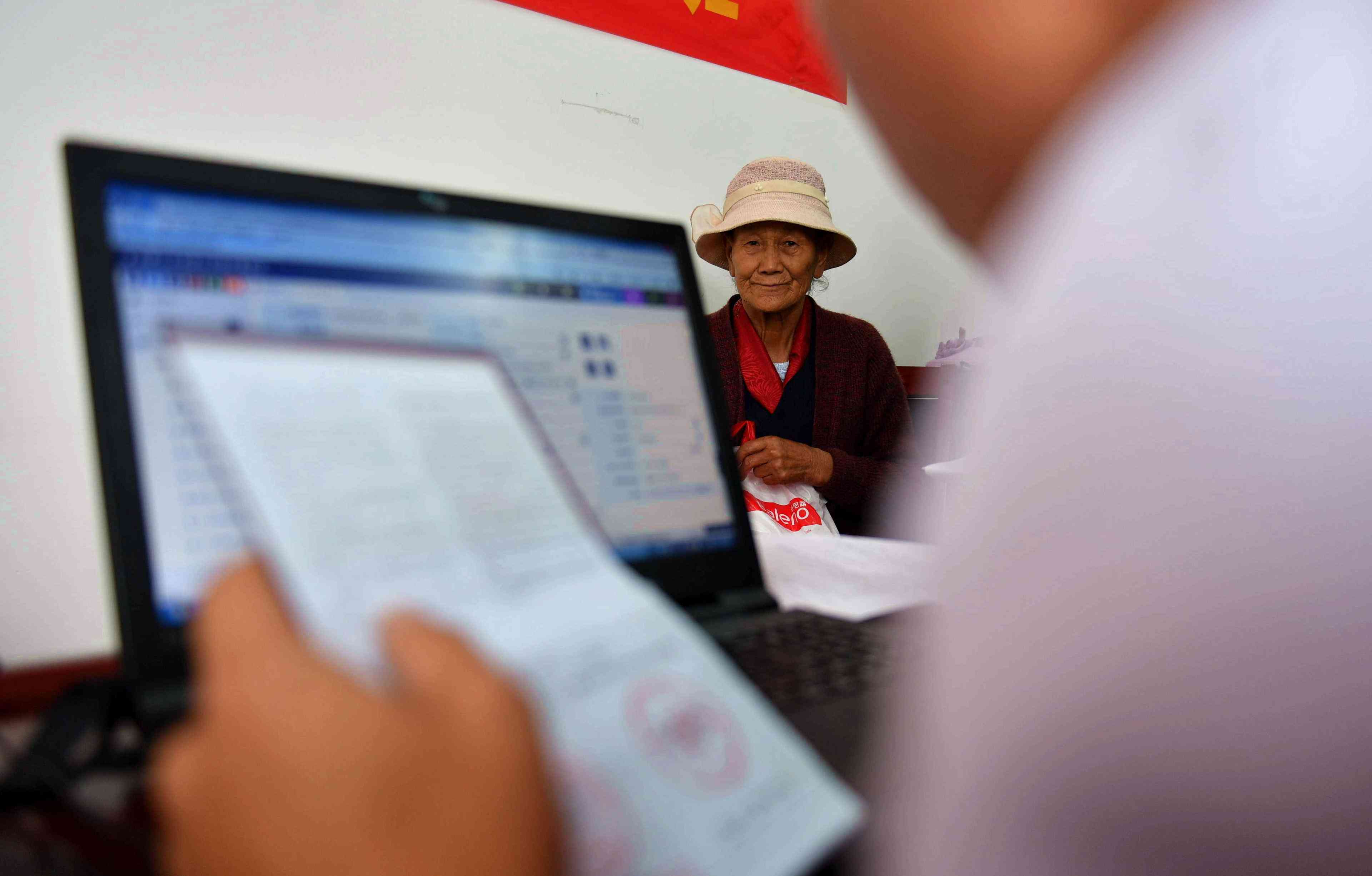 工伤单位不承认怎么办：未缴社保、非员工身份如何     ？