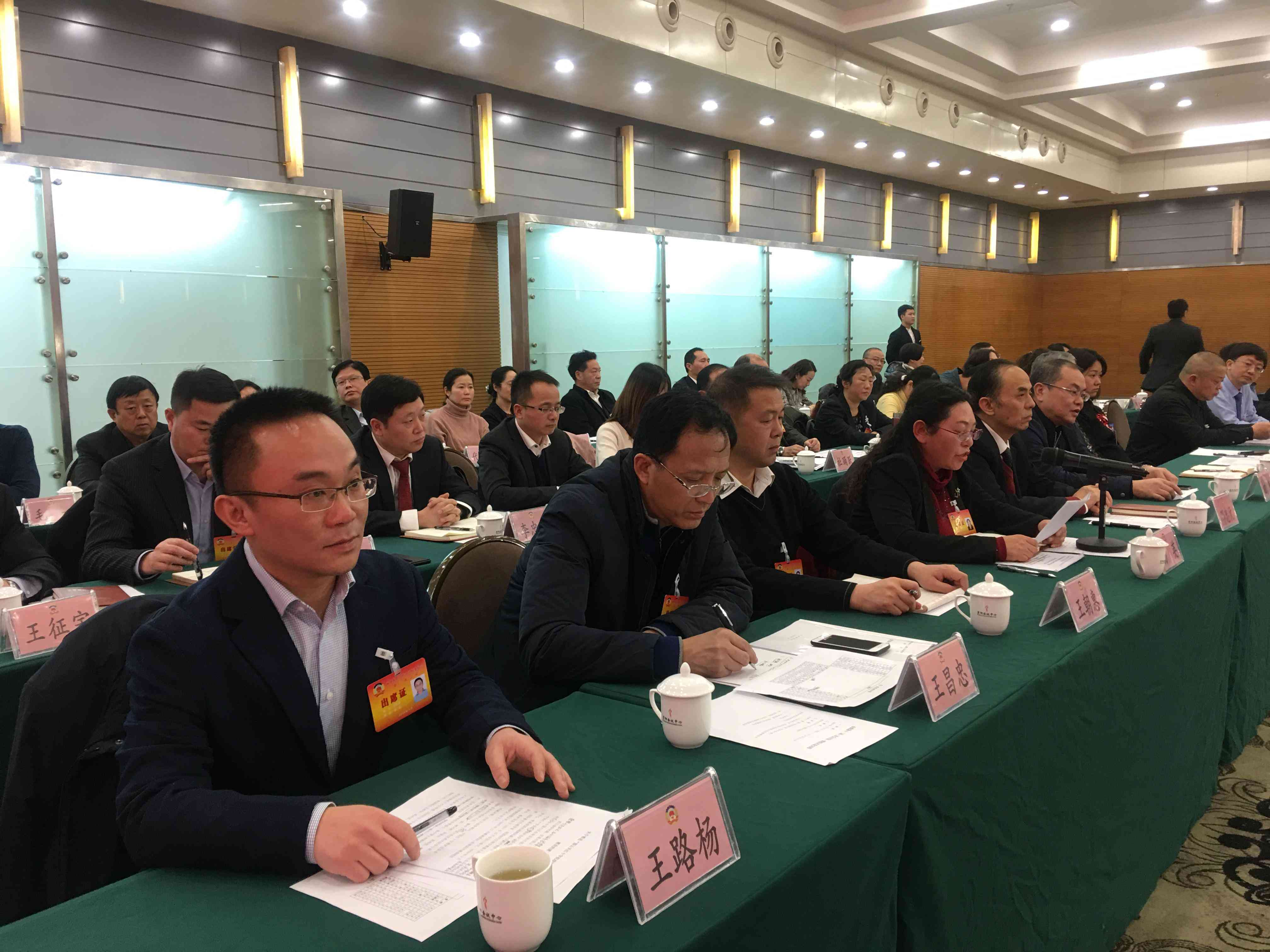 工伤旧伤复发：工伤认定与赔偿标准详解