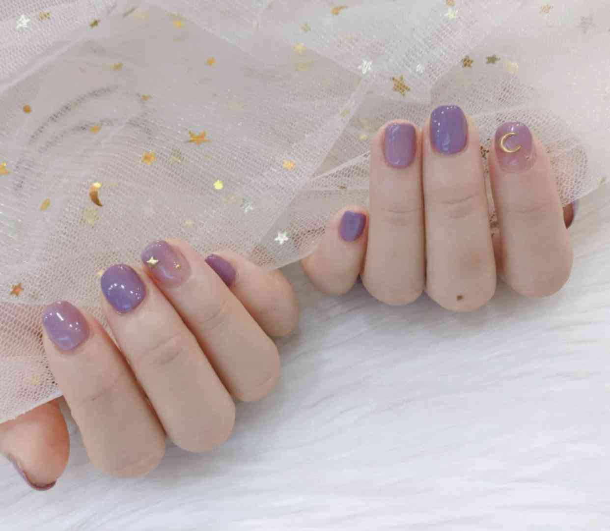 抖音热门美甲教程分享：打造独特指尖艺术，引领潮流风向