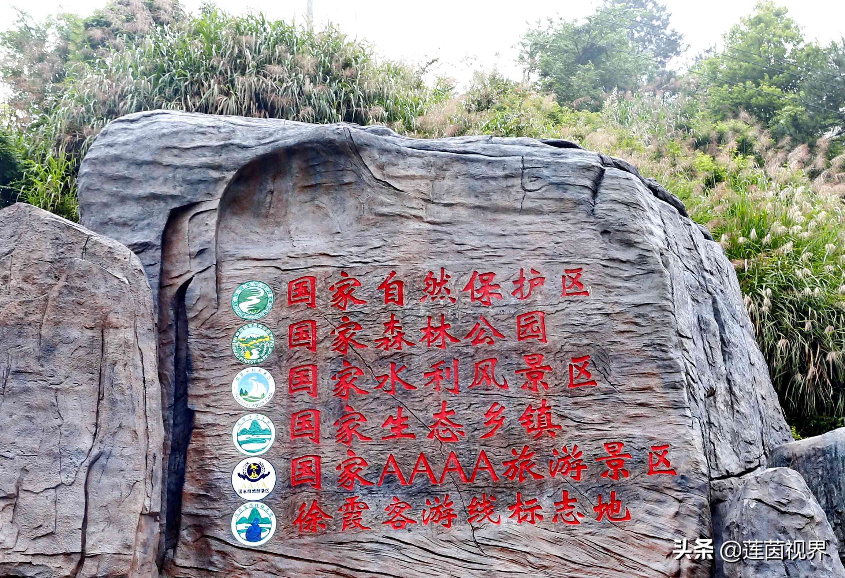 '智能驱动·金山AI写作助手：一键生成优质文章'