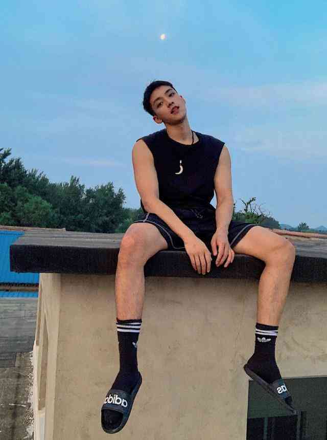 全方位攻略：男士写真朋友圈配文精选与发布技巧