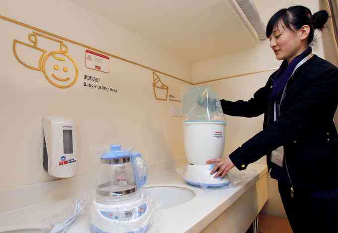 工作被烫伤认定工伤怎么赔偿：工作中烫伤算工伤吗及赔偿标准