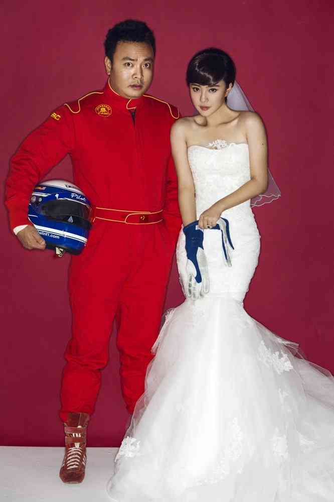 '量身定制：浪漫婚纱照片拍摄与艺术加工'