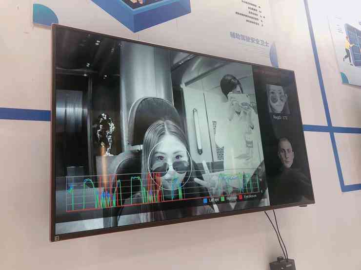 《AI产业技术深度剖析：打造专业分析报告模板攻略》