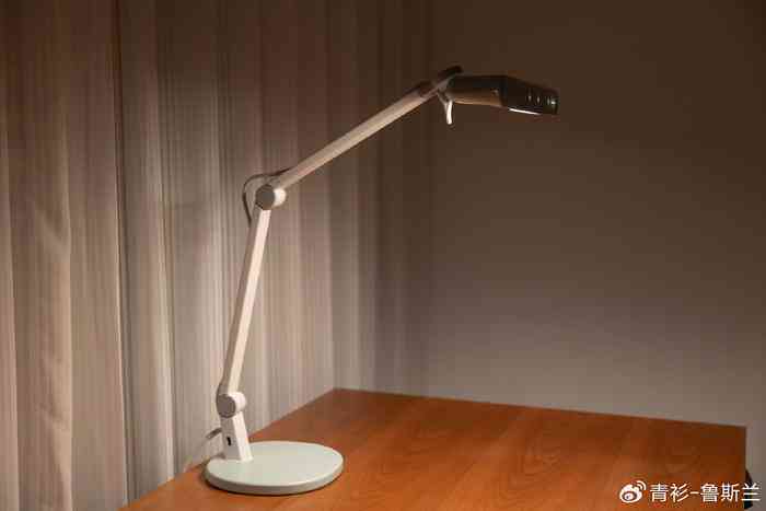 儿学照明优选：台灯VS照明灯，哪个更适合孩子写作业？