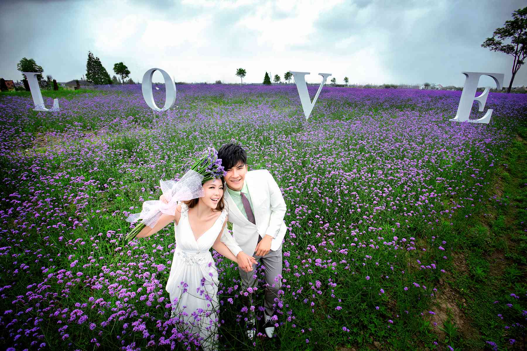 浪漫婚纱摄影：爱情文案攻略与拍摄技巧一站式指南