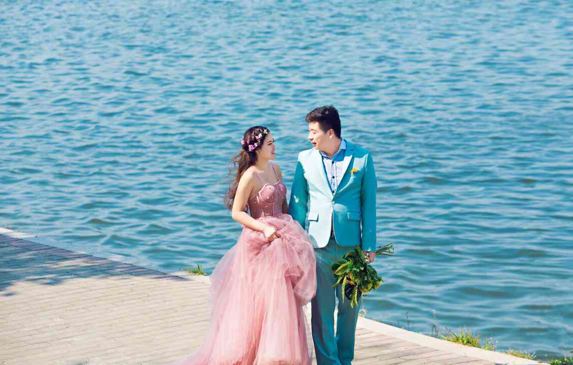 婚纱照爱情唯美的句子：经典语录与蜜语汇编