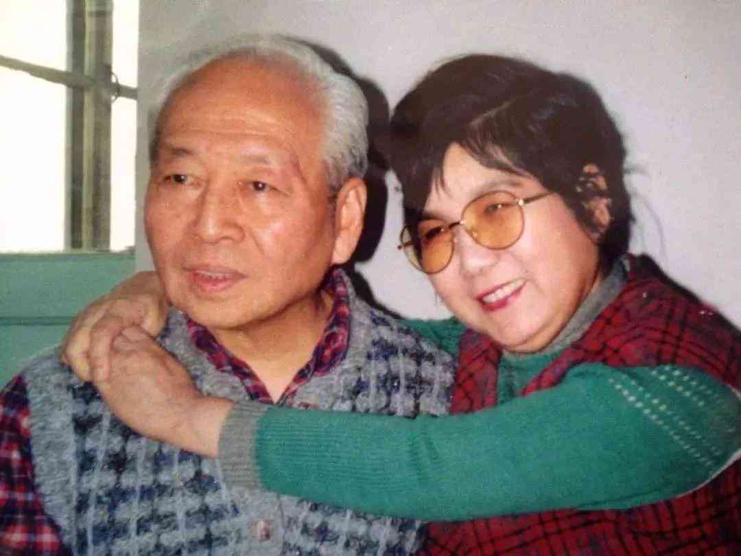 华为手机免费ai写作绘画软件哪个好