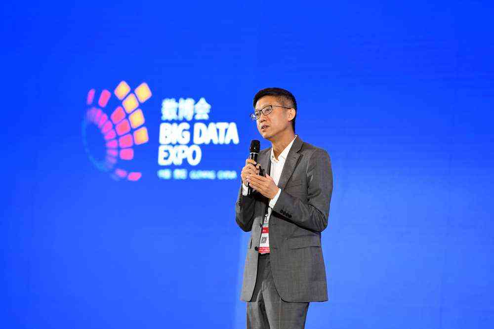 全面解析：双人工智能对话系统的工作原理、应用场景与未来发展趋势