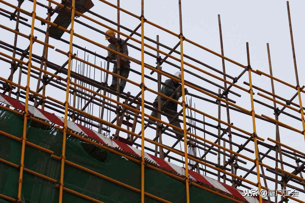工伤鉴定：建筑工人摔伤如何评定工伤等级及赔偿标准