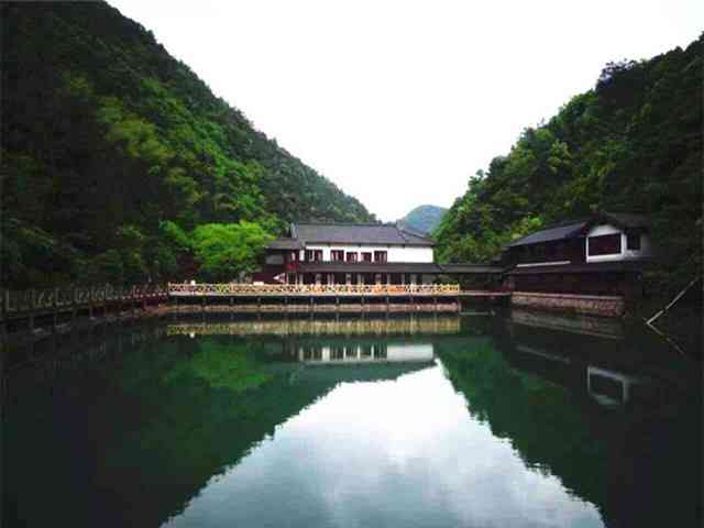 日江原道：翠绿山水间的清凉时光