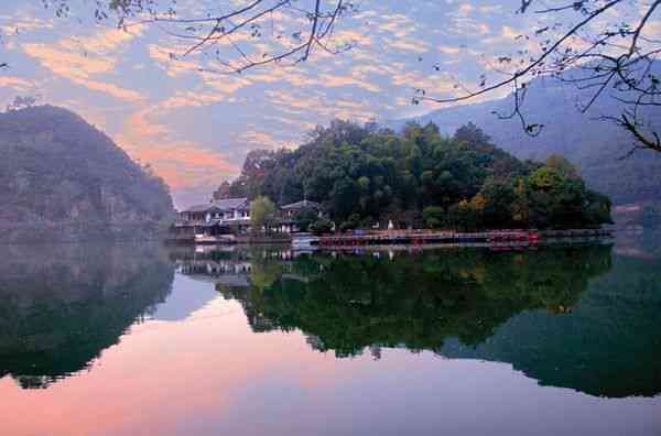 日江原道：翠绿山水间的清凉时光