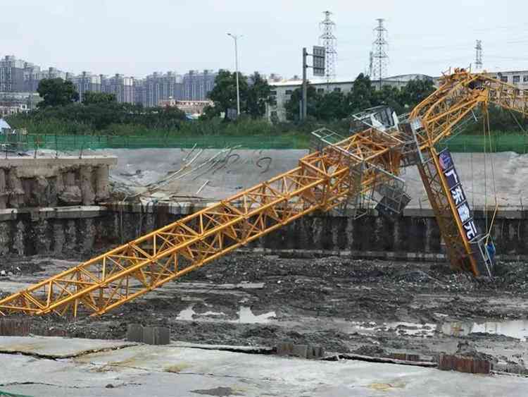 建筑工地受伤适用法律：赔偿标准与责任划分及法律法规详解