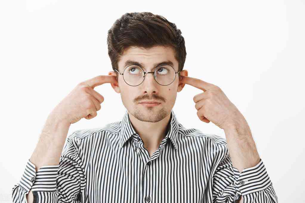 开车撞伤他人法律后果解析：交通事故犯罪判定与责任追究全解读