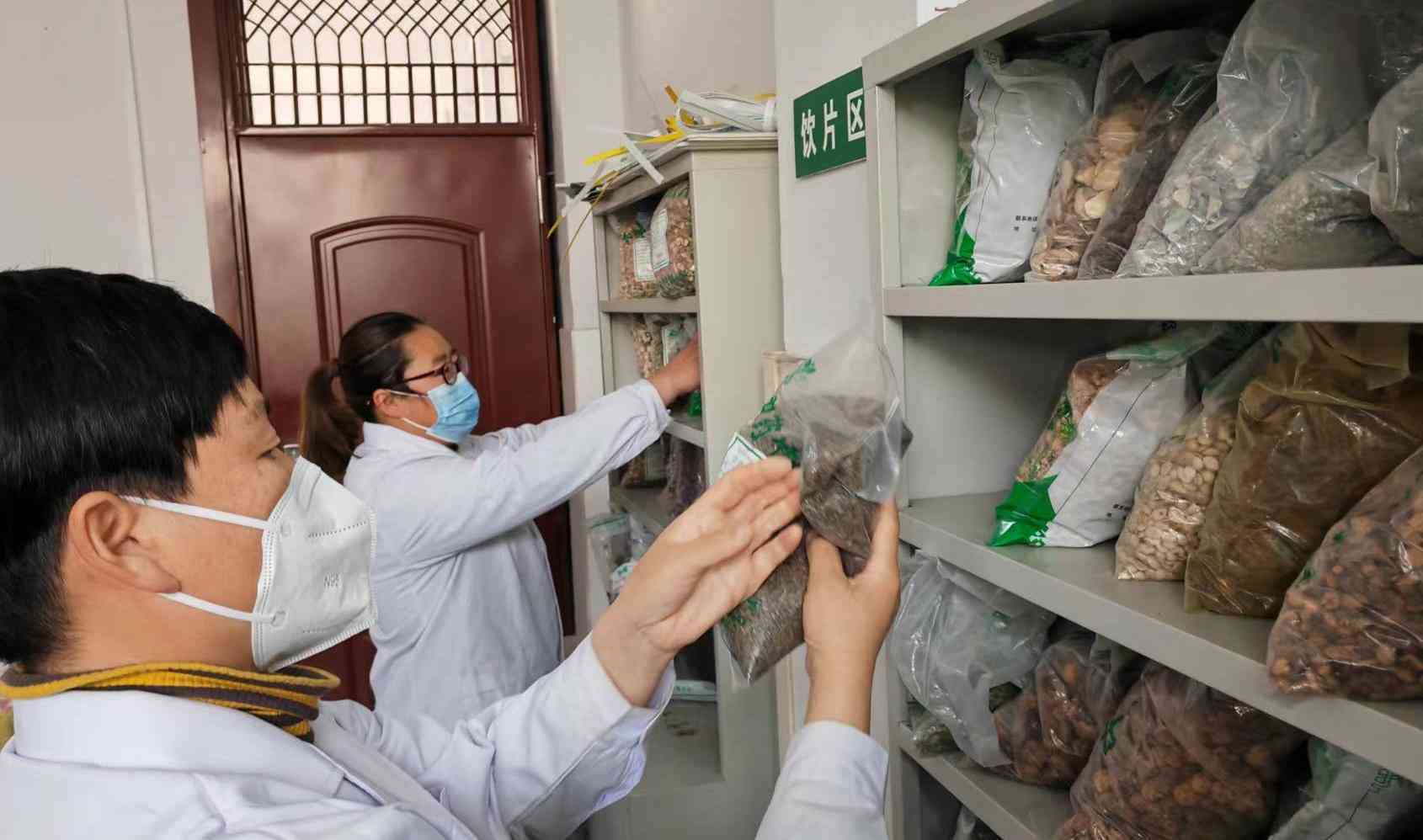 智能AI皮肤分析仪传文案：精准识别·专业评测·焕发肌肤光彩